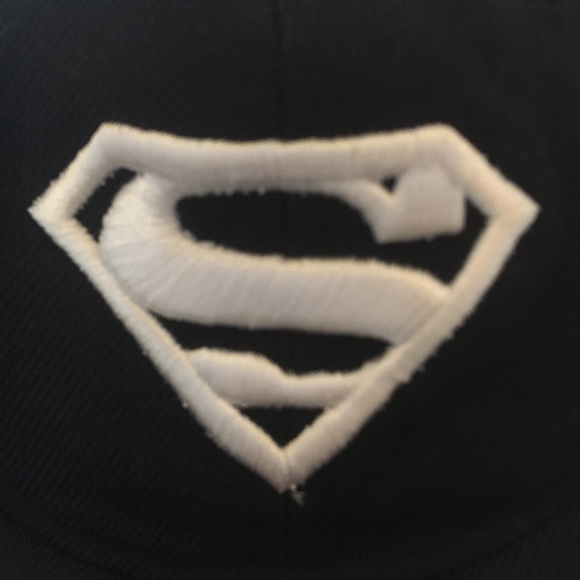 Jinx Black And White Superman SnapBack - Picture 4 of 5